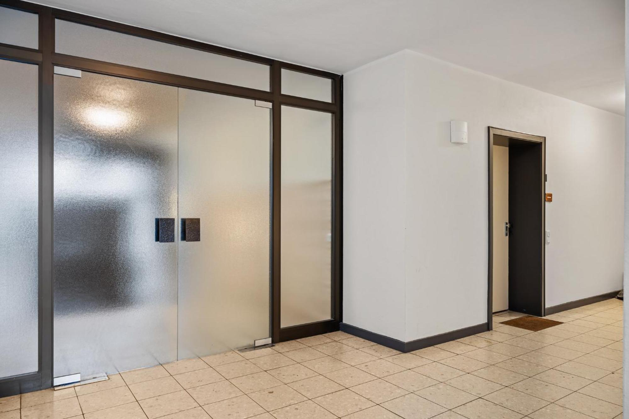 Stilvolle Stadtoase, 116 Qm, Parkblick, Wassernah, Parkplatz Вилхелмсхафен Екстериор снимка
